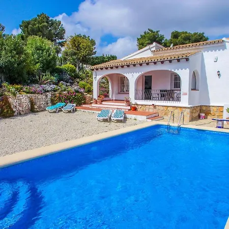 Susana - Lovely Detached In *